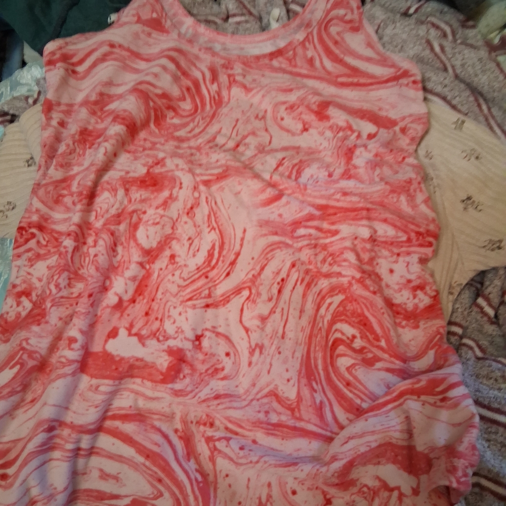 No Boundaries Pink and White Swirl Tank Top